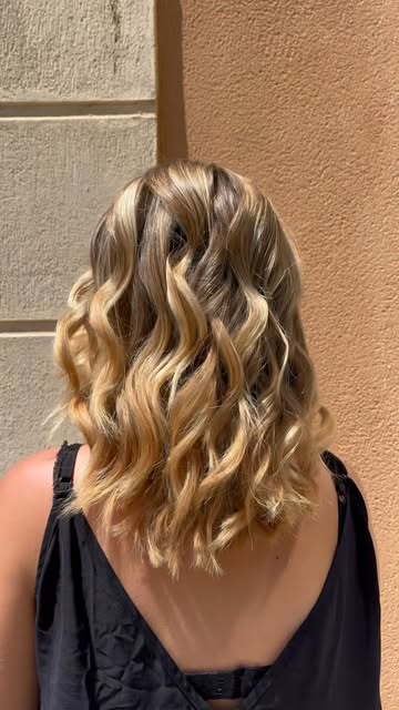 Boucles dorées au soleil