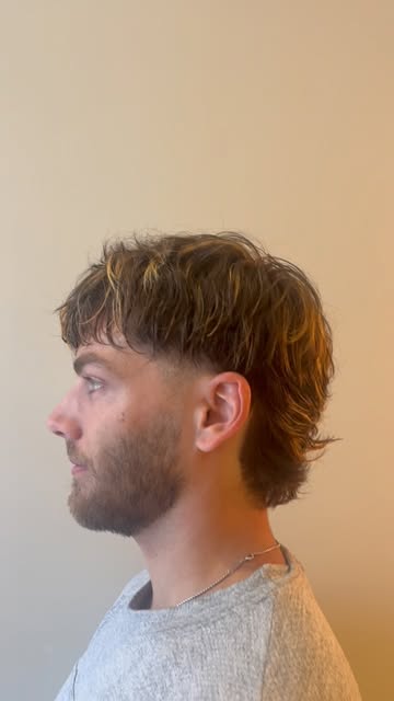 Coupe homme texturée et décolorée